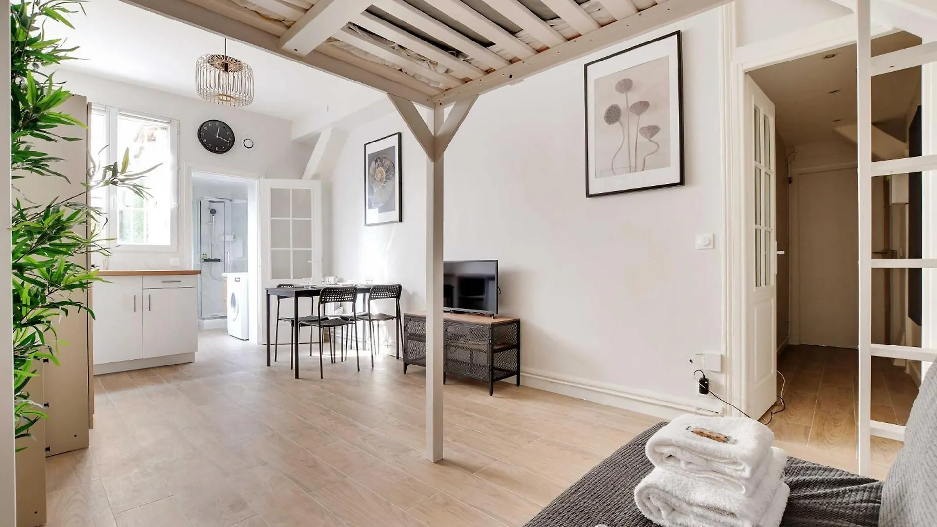 Studio With Garden - 4p - Canal St Martin Apartment